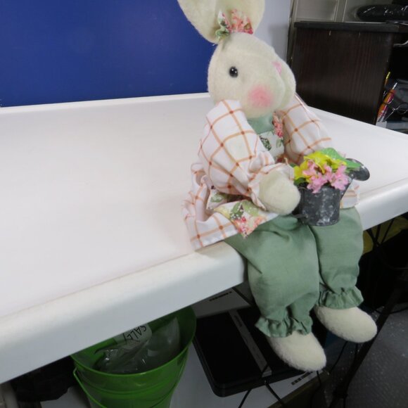 VTG White Fabric Shelf Sitter Weighted with spring flowers & watering can - Picture 9 of 10